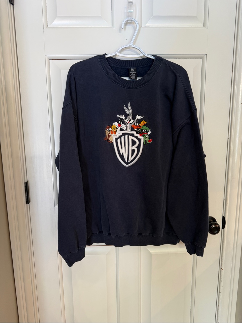 Warner Bros Studio Store Looney Tunes Crewneck Sweatshirt XL 25430 - Picture 3 of 9
